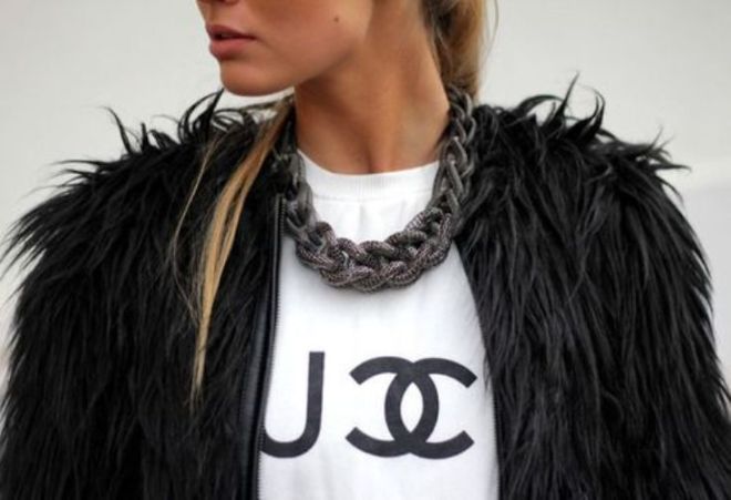 ways to wear a bold chain necklace - by Myra Madeleine