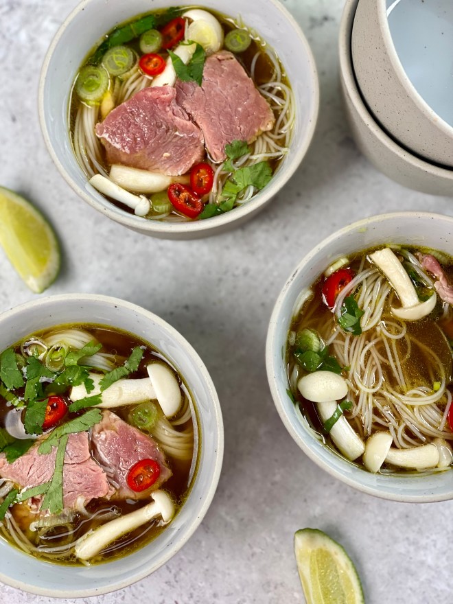 snelle vietnamese noedelsoep met iers rund